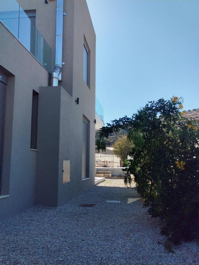Villa Miron Kamilari Exterior foto