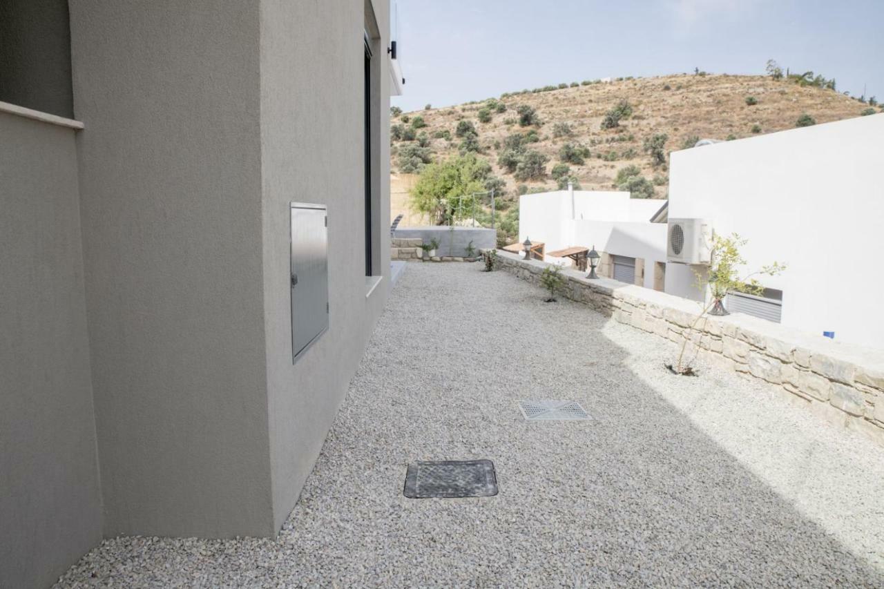 Villa Miron Kamilari Exterior foto