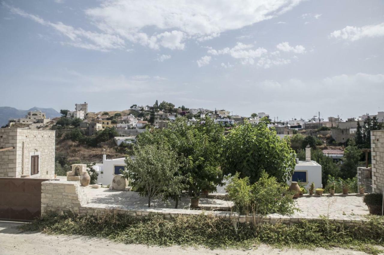 Villa Miron Kamilari Exterior foto
